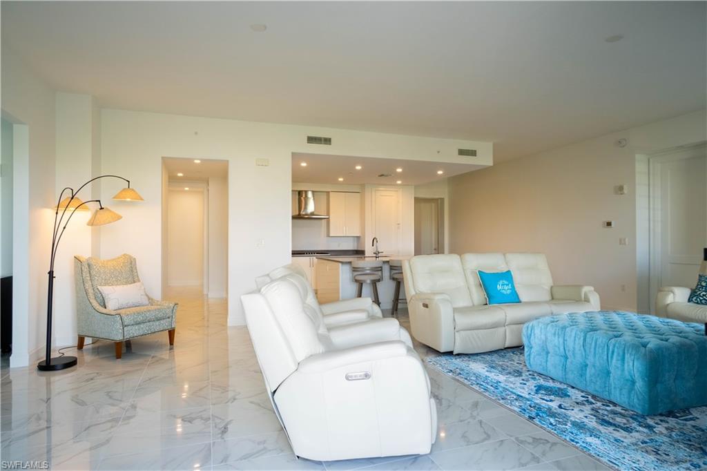 ELEVEN ELEVEN CENTRAL - Residential