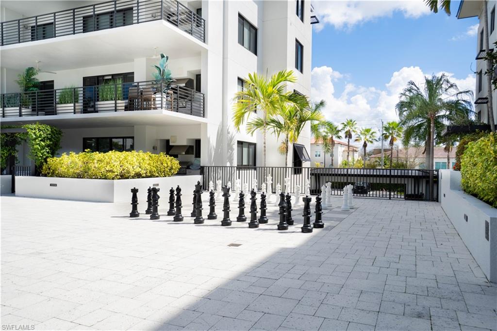 ELEVEN ELEVEN CENTRAL - Residential