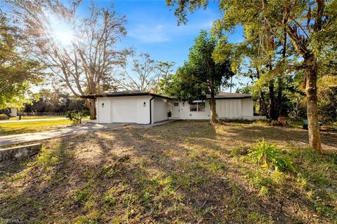 2362 Harvard AVE FORT MYERS FL 33907