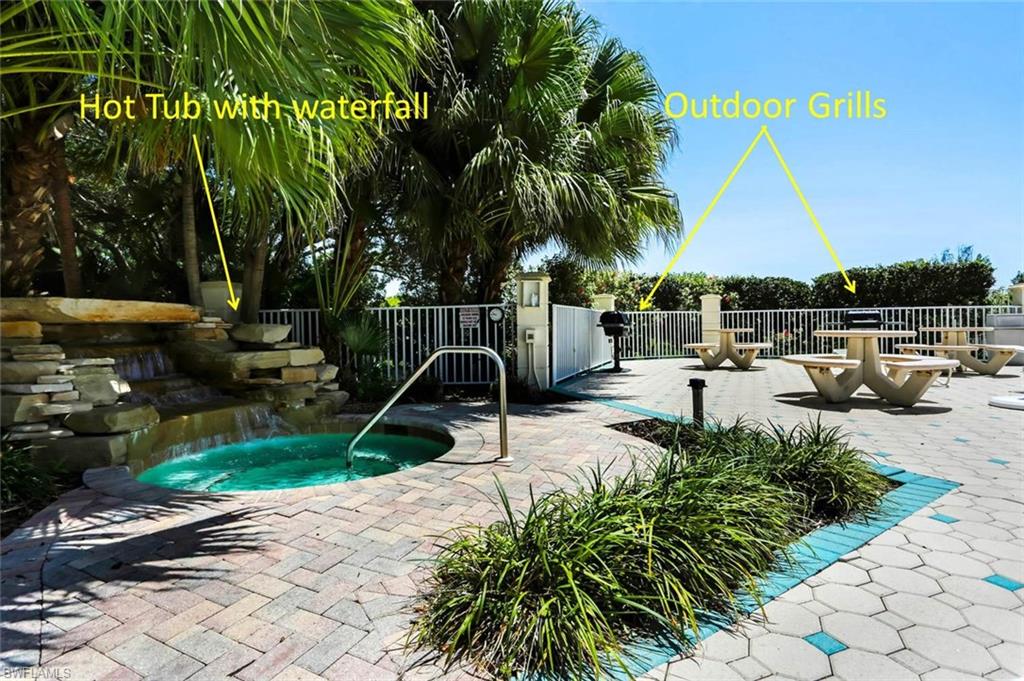 CLUBHOUSE VILLAS - Residential