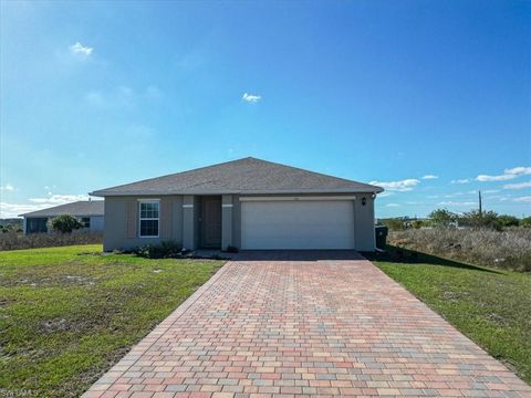 Photo of 181 PLANTATION DR, LABELLE, FL 33935 (MLS # 225078403)
