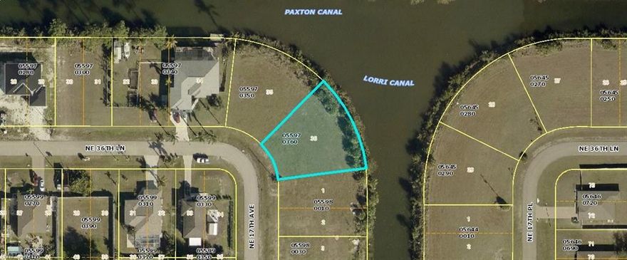 Great tip lot with another available tip lot right next door by same owner. Intersecting canal views!
