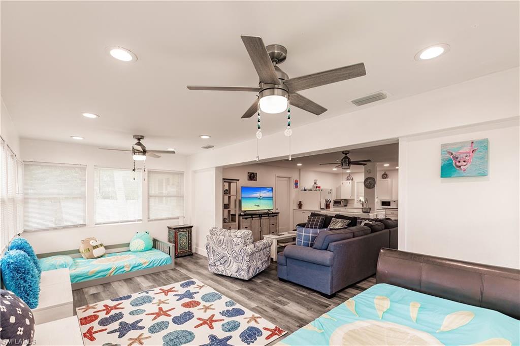 SANIBEL LAKE ESTATES - Residential