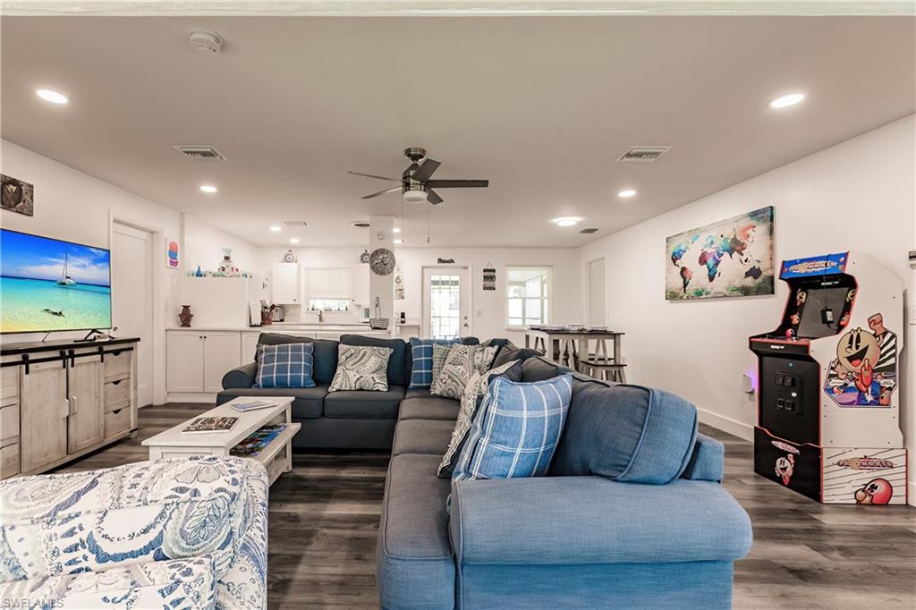 SANIBEL LAKE ESTATES - Residential