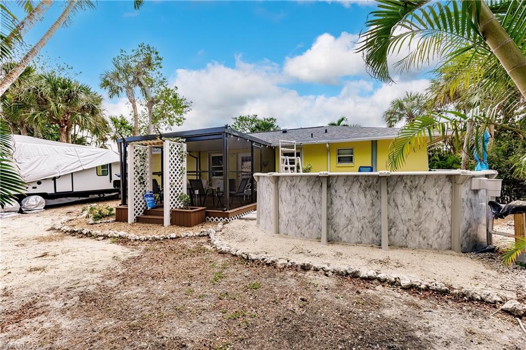 SANIBEL LAKE ESTATES - Residential