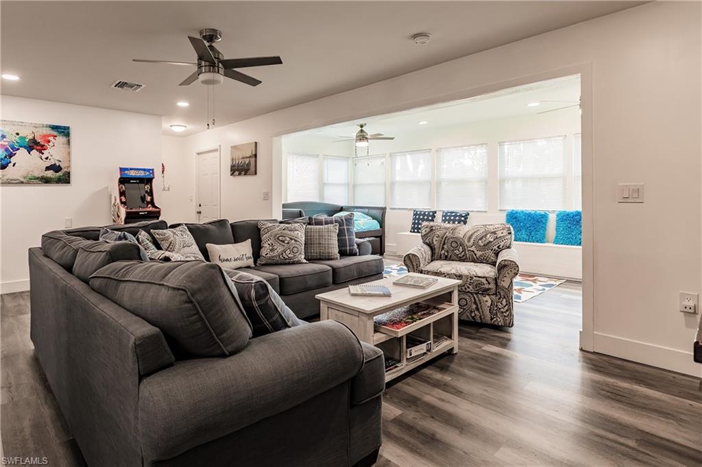 SANIBEL LAKE ESTATES - Residential