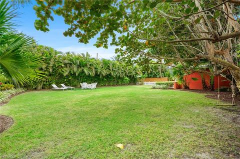 432 3rd AVE N NAPLES FL 34102