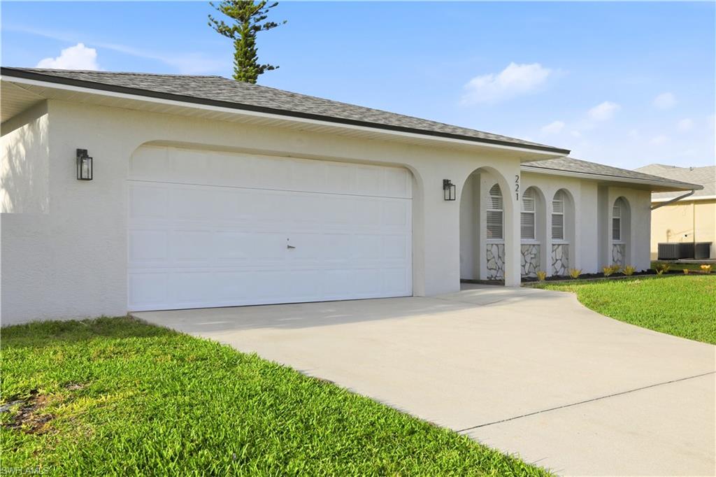 CAPE CORAL - Residential