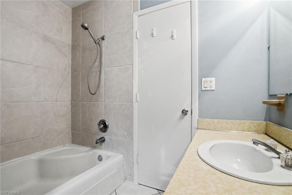 MARCO BEACH - Residential