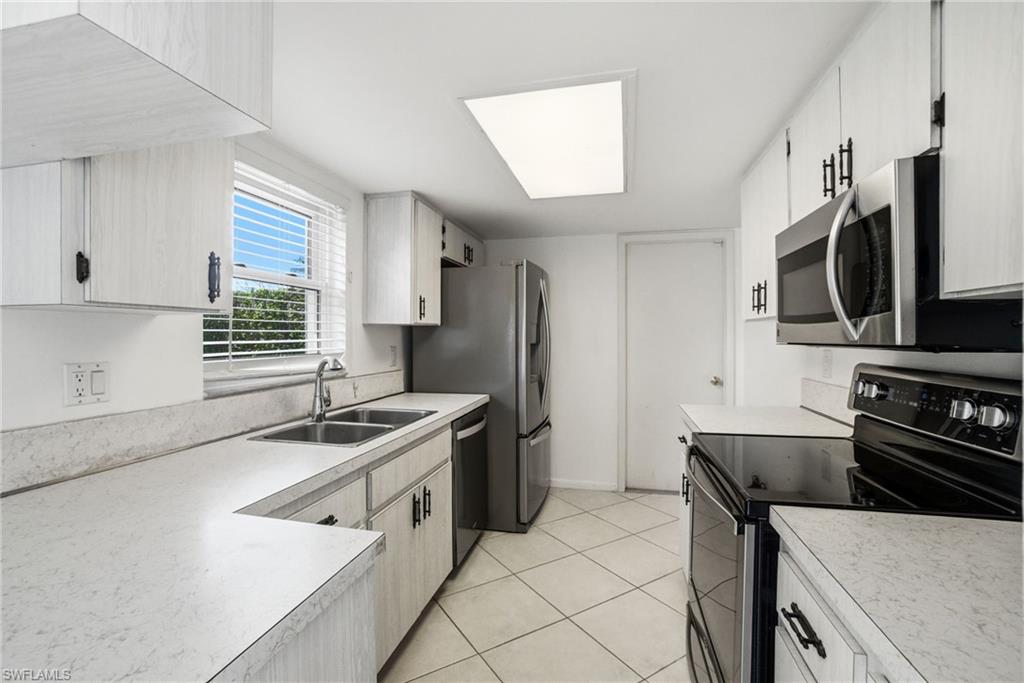 MARCO BEACH - Residential