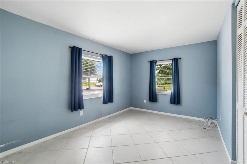 MARCO BEACH - Residential