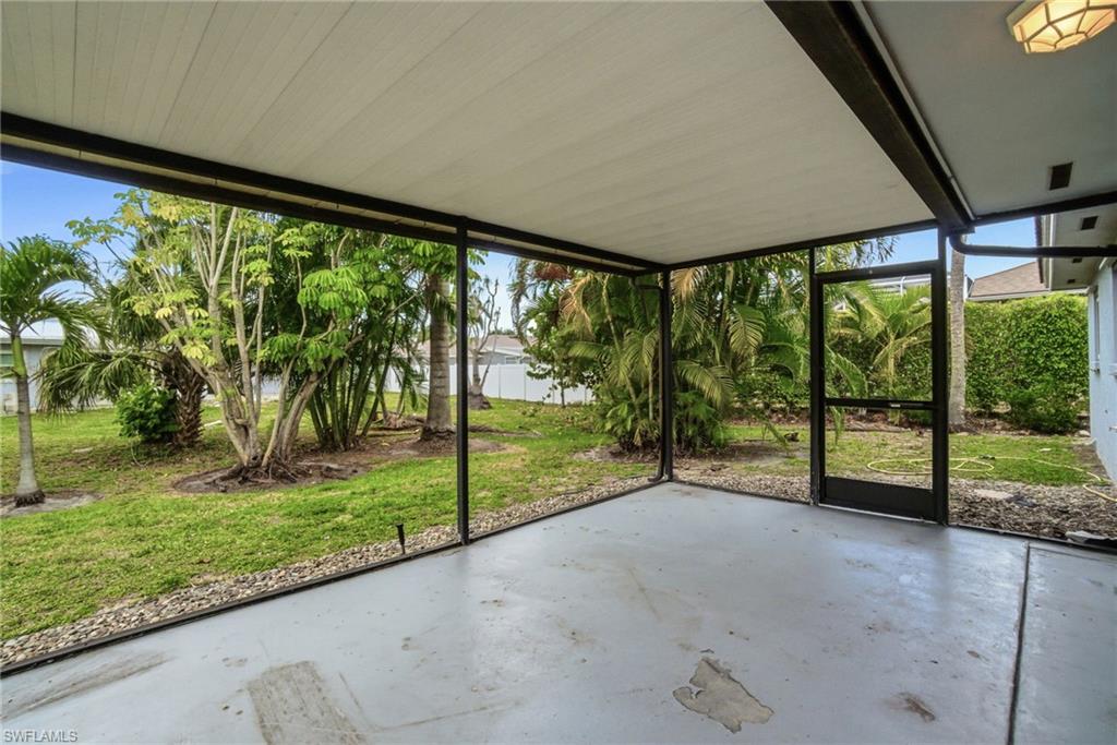 MARCO BEACH - Residential