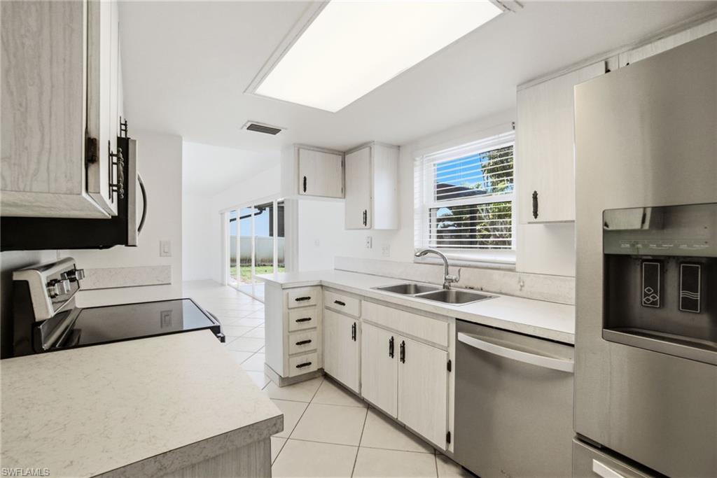 MARCO BEACH - Residential