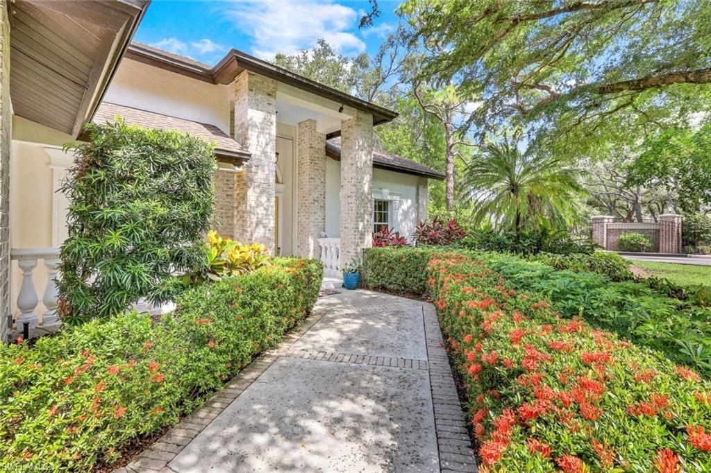 LAUREL OAKS - Residential