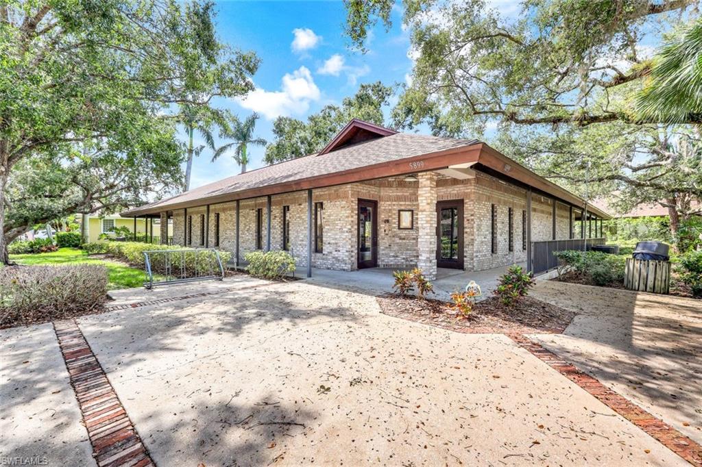 LAUREL OAKS - Residential