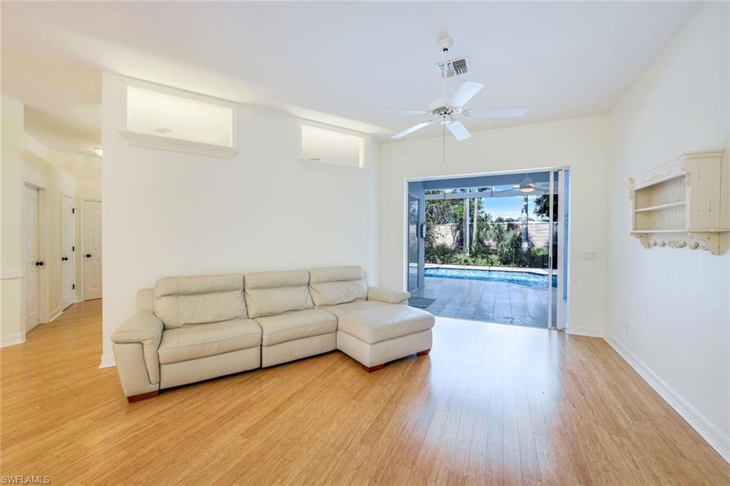 LAUREL OAKS - Residential