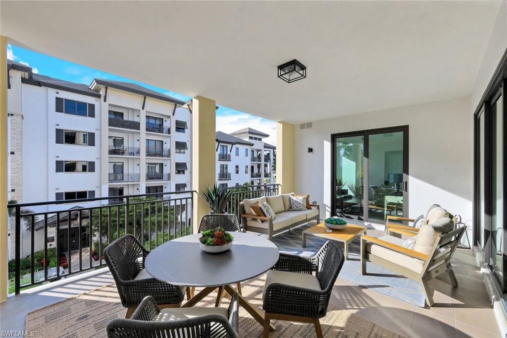 QUATTRO AT NAPLES SQUARE - Residential