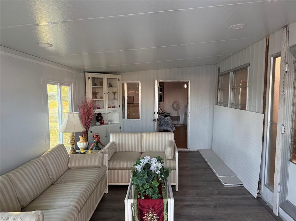 MOBILE MANOR - Residential