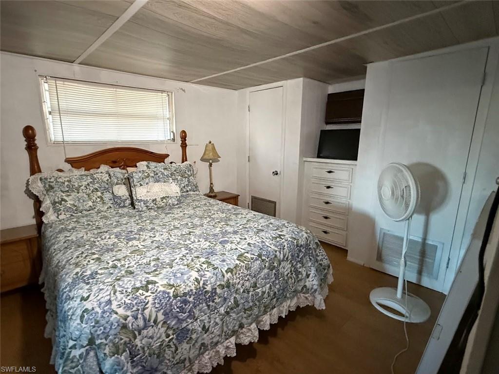 MOBILE MANOR - Residential