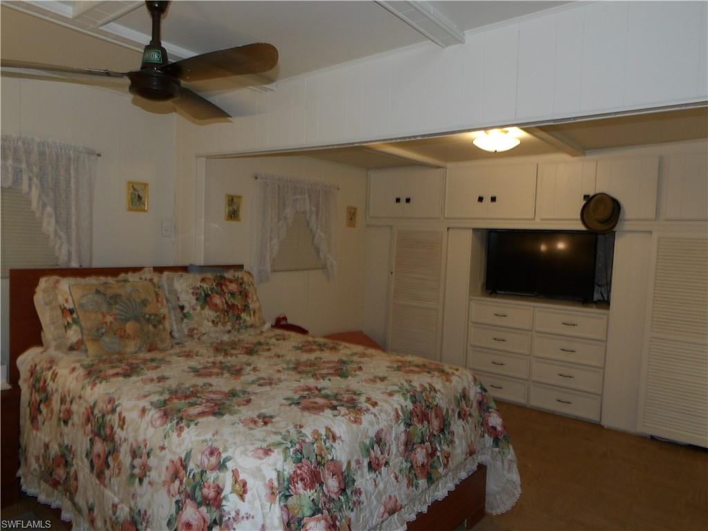 MOBILE MANOR - Residential