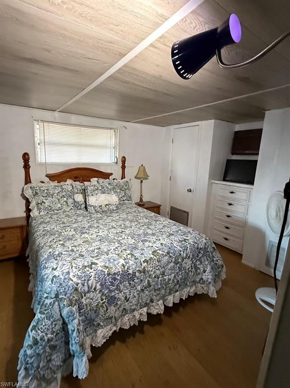 MOBILE MANOR - Residential