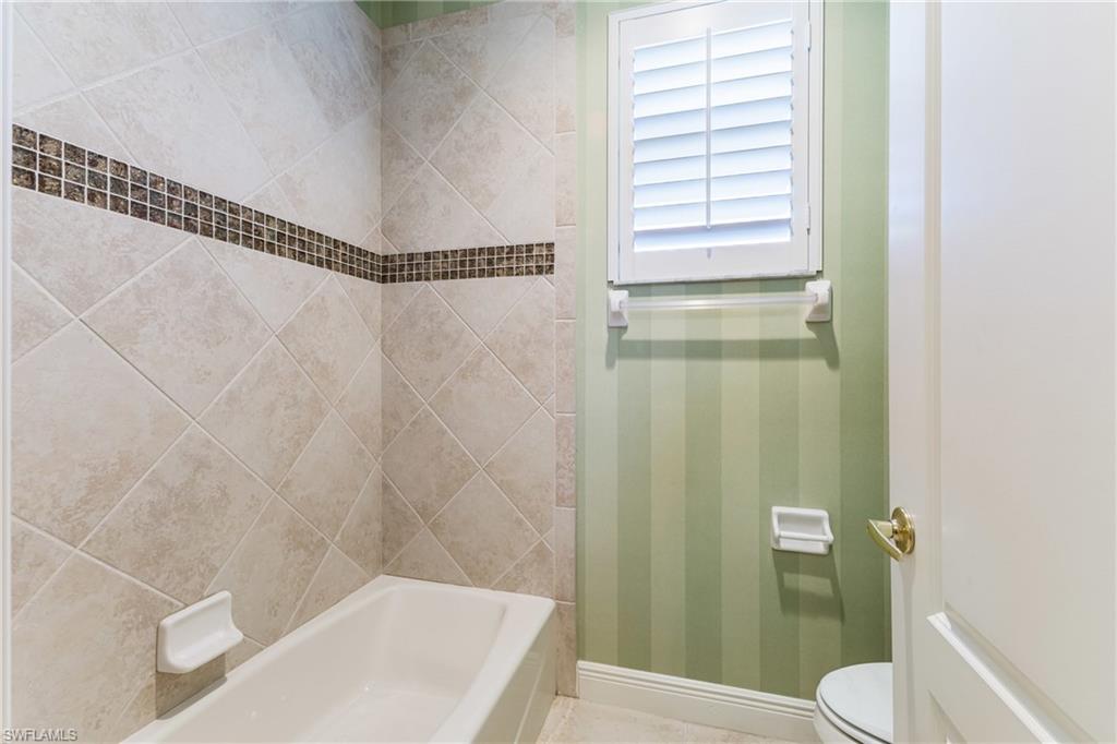 COUNTRY CLUB - Residential