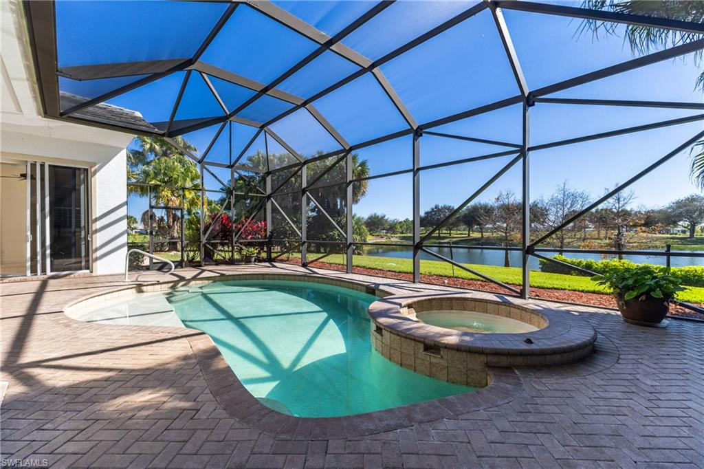 COUNTRY CLUB - Residential