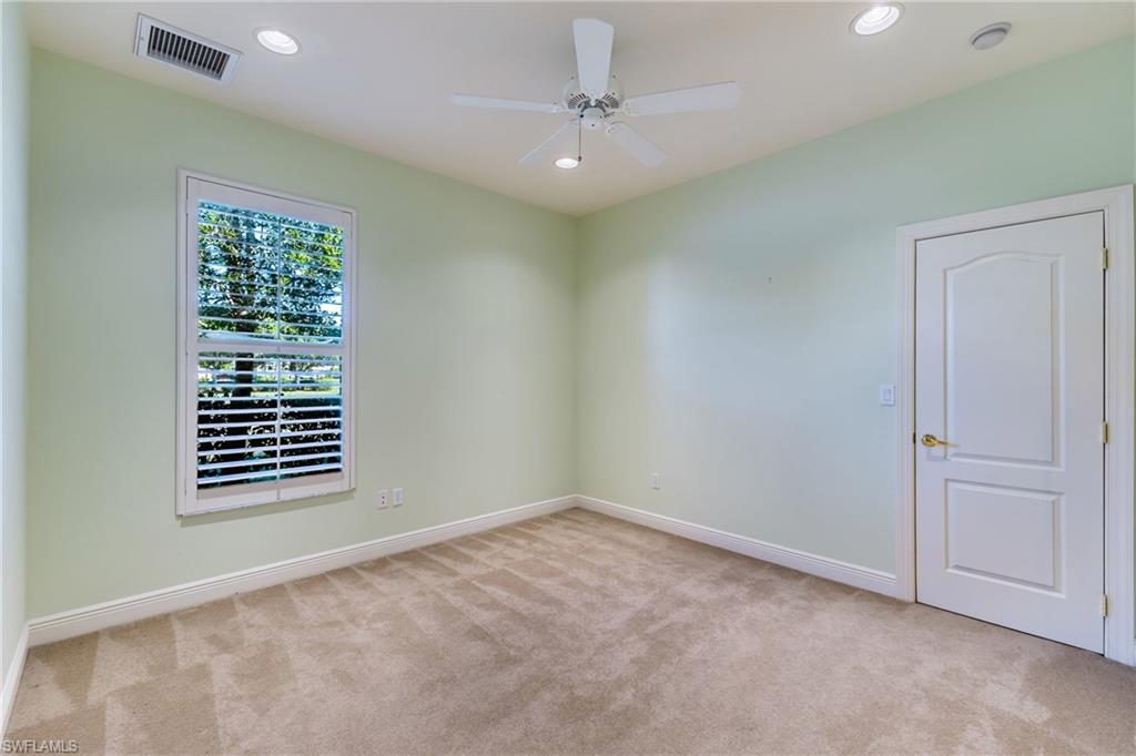 COUNTRY CLUB - Residential