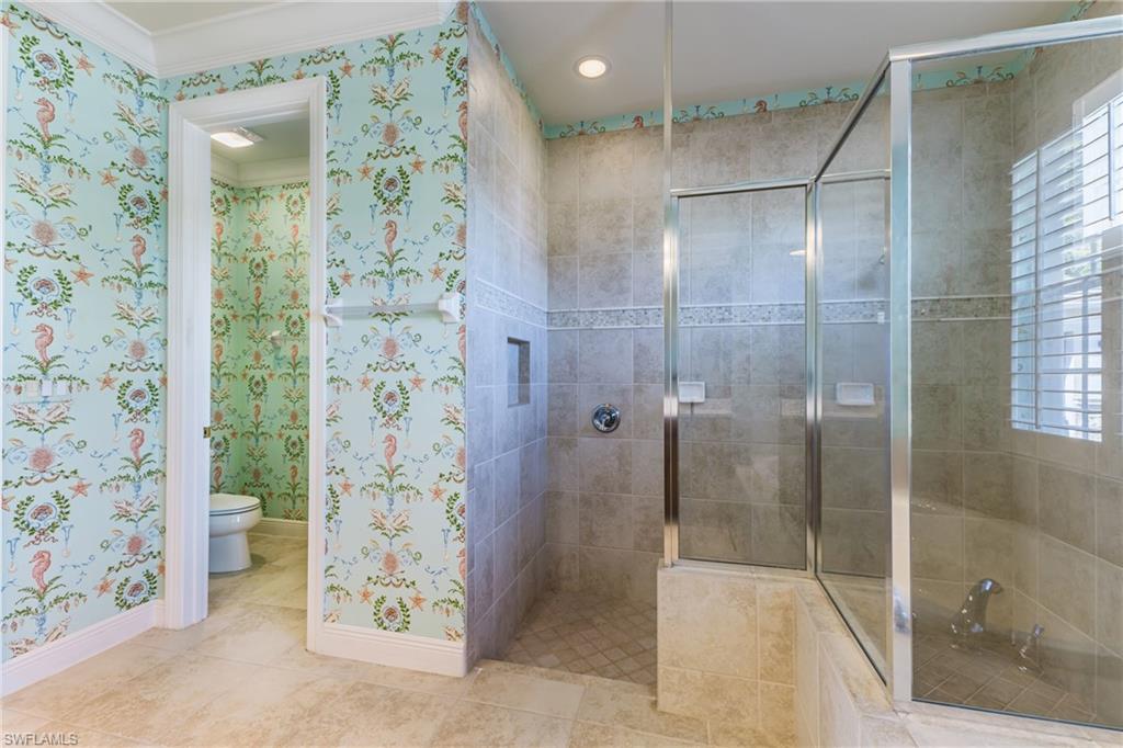 COUNTRY CLUB - Residential