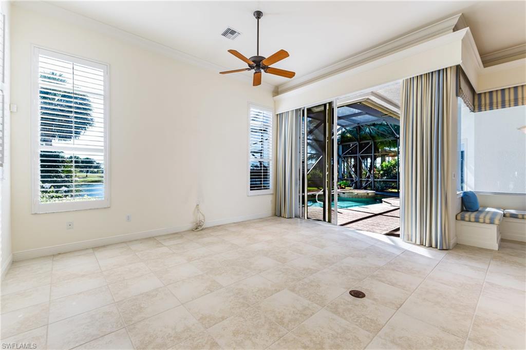 COUNTRY CLUB - Residential