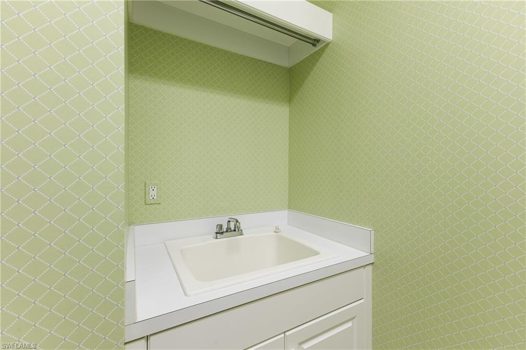 COUNTRY CLUB - Residential