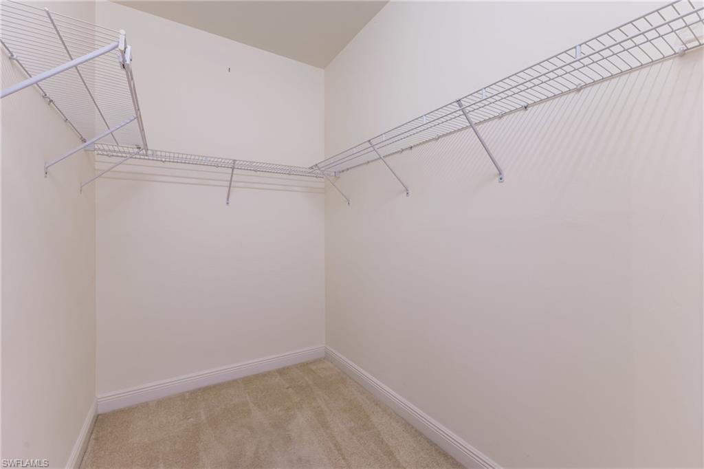 COUNTRY CLUB - Residential