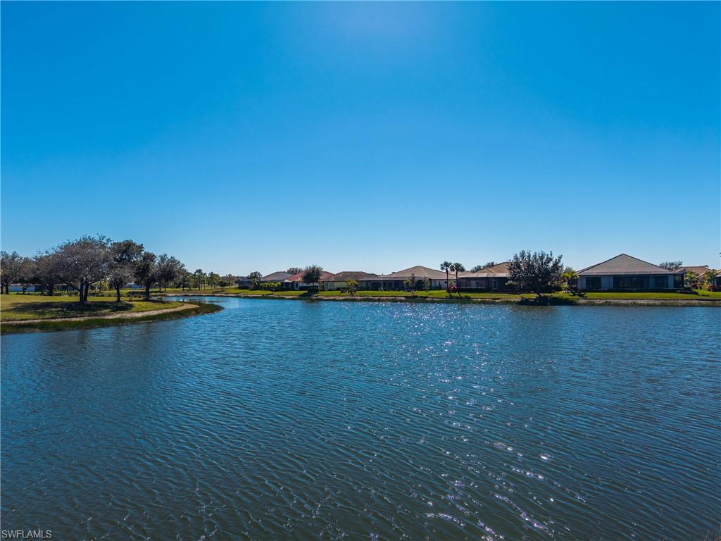 COUNTRY CLUB - Residential