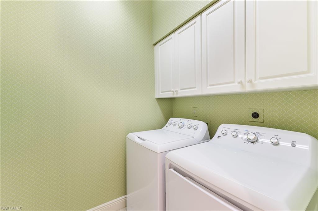 COUNTRY CLUB - Residential