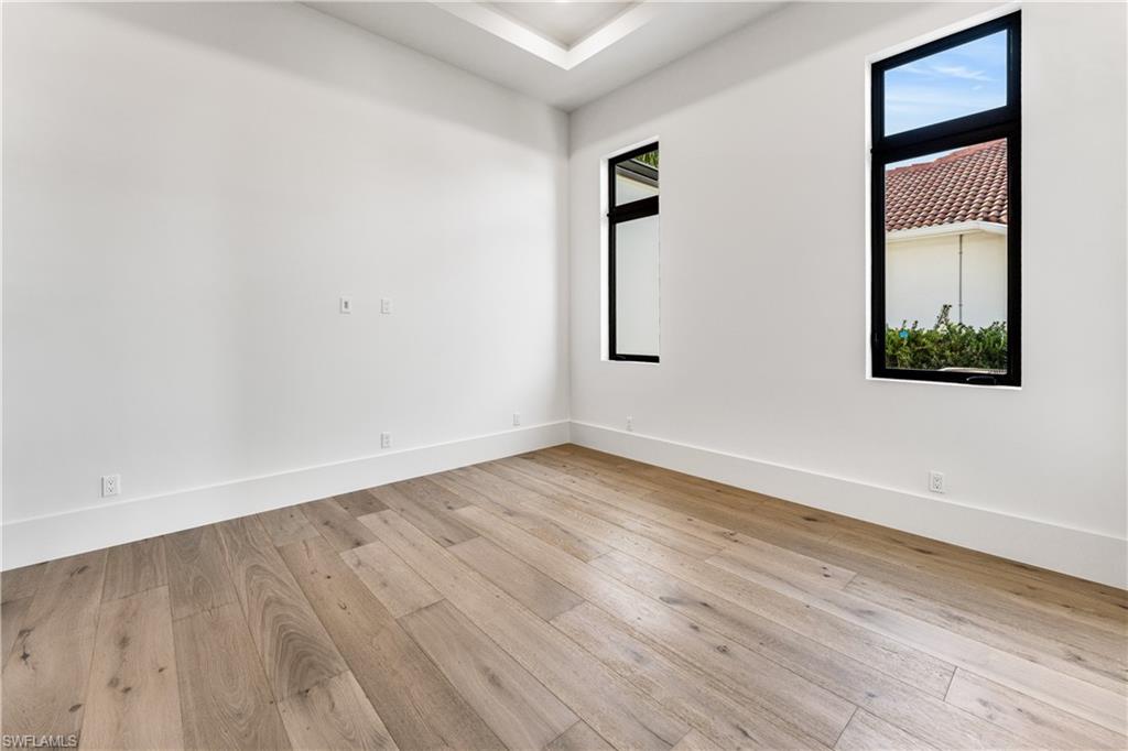 MARCO BEACH - Residential