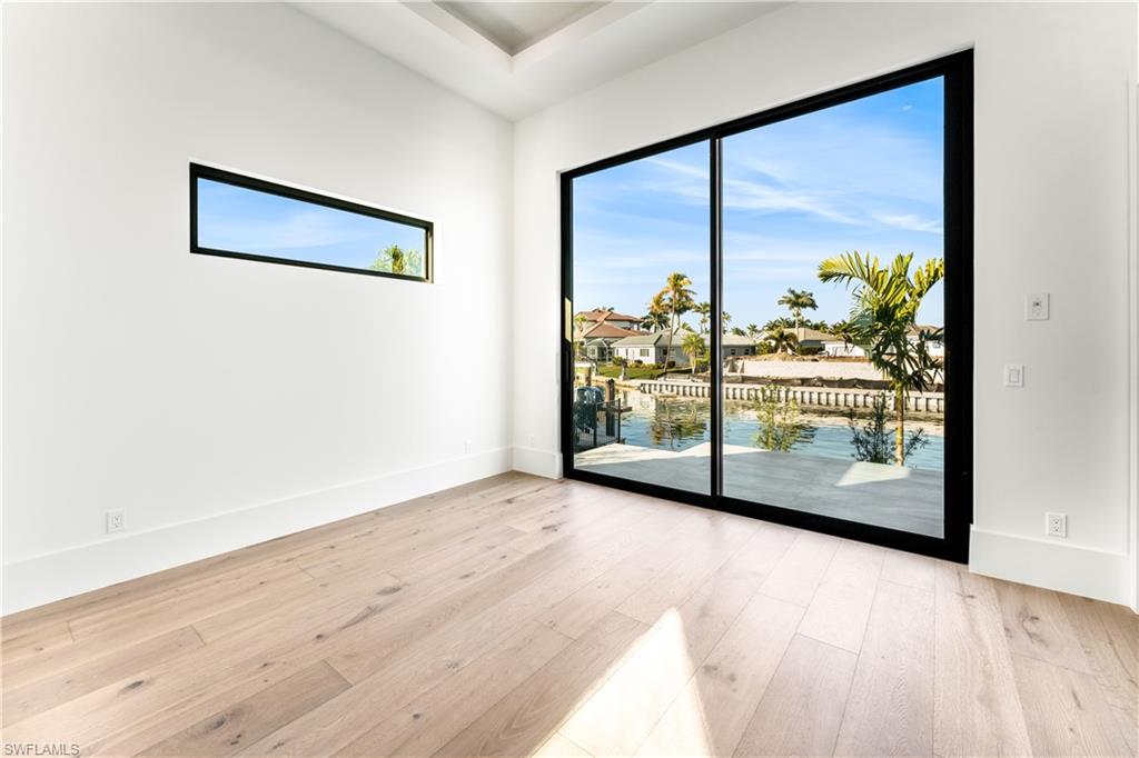 MARCO BEACH - Residential