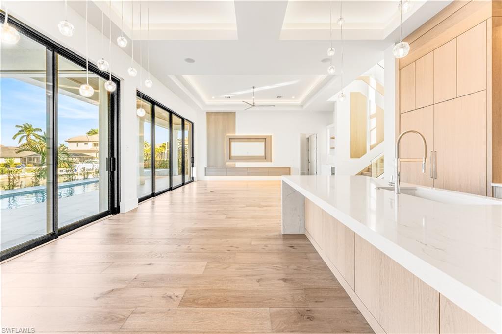 MARCO BEACH - Residential