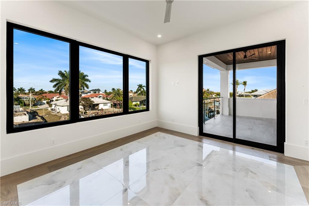 MARCO BEACH - Residential