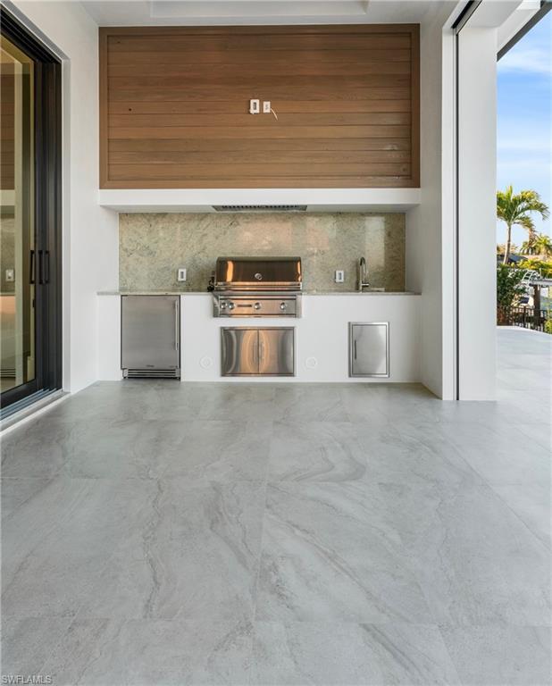 MARCO BEACH - Residential