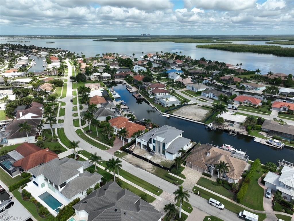 MARCO BEACH - Residential