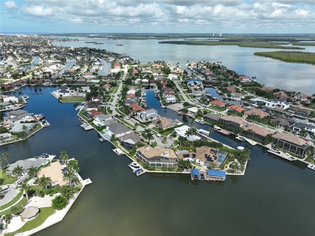 MARCO BEACH - Residential