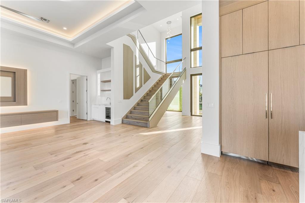 MARCO BEACH - Residential