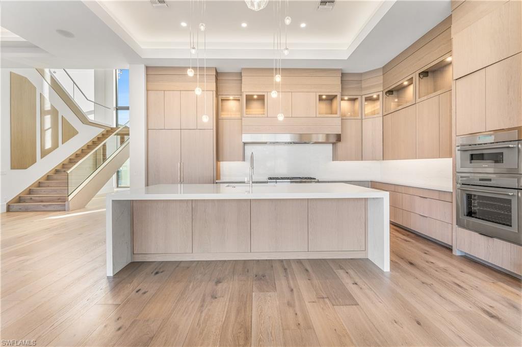 MARCO BEACH - Residential