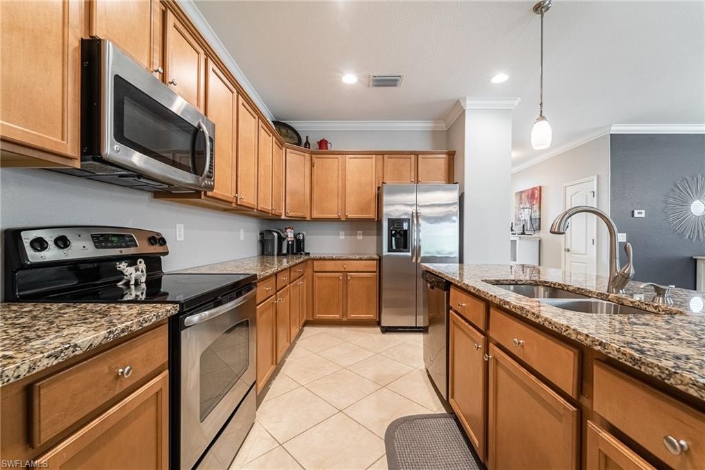 REFLECTION ISLES - Residential