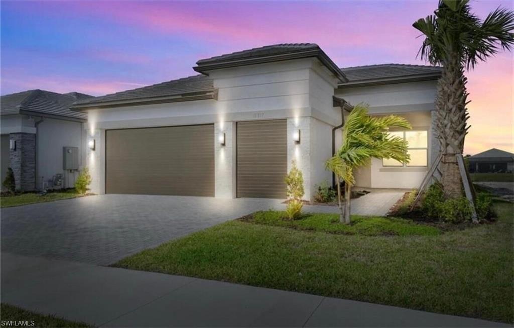 11817 Drake LN