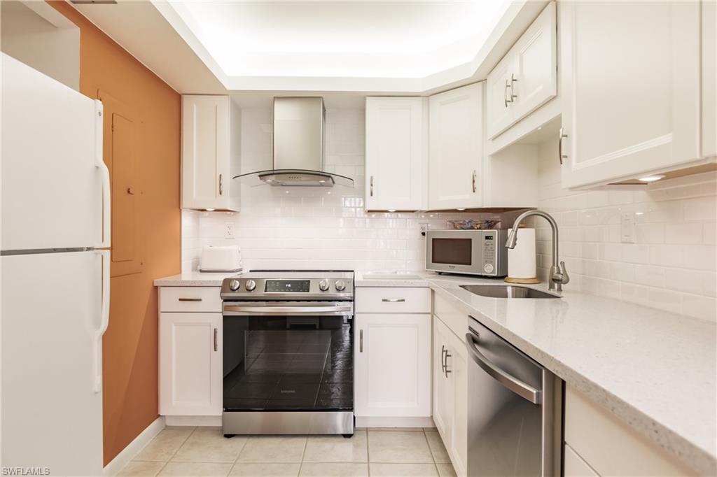 TROPIC SCHOONER APTS - Residential