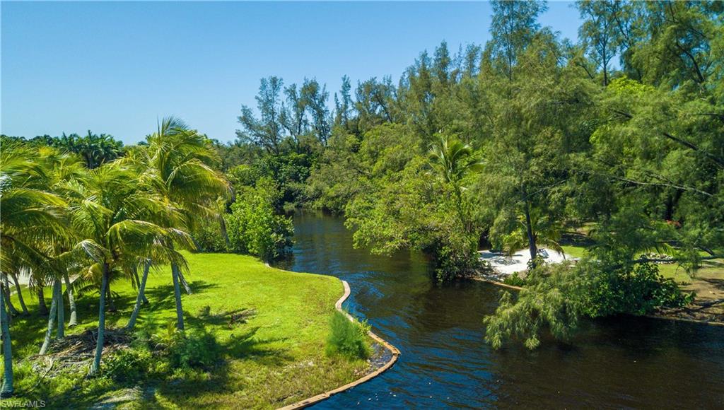 METES AND BOUNDS - Land