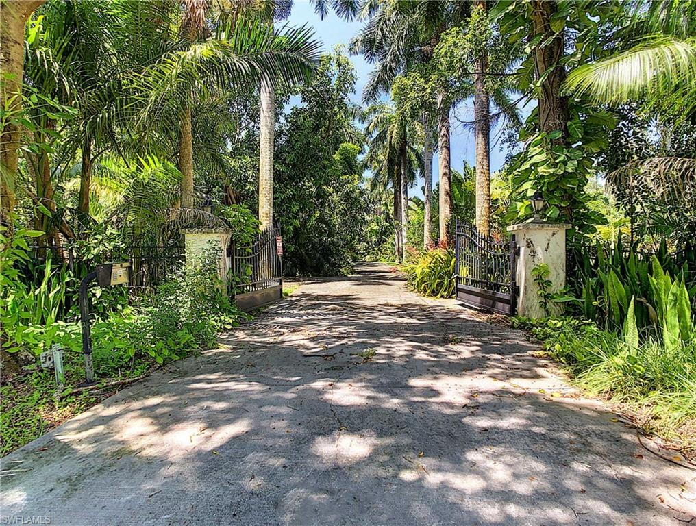 METES AND BOUNDS - Land