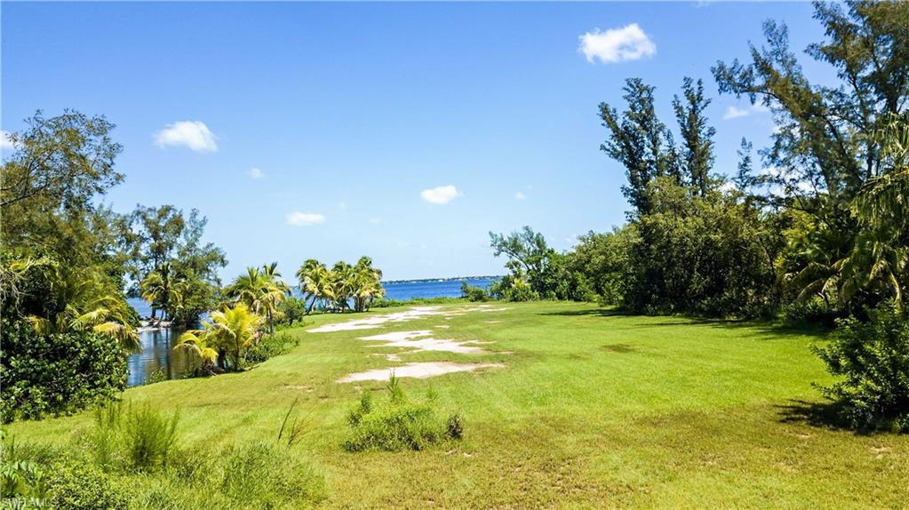 METES AND BOUNDS - Land