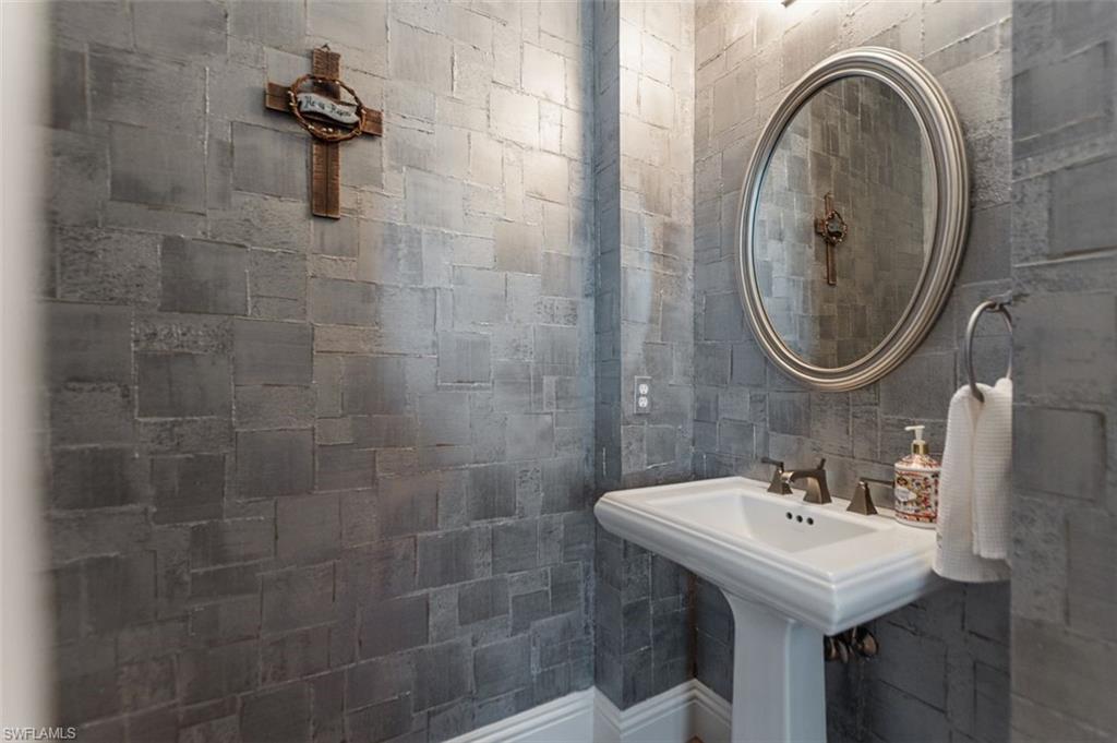 RIVER POINT - Residential